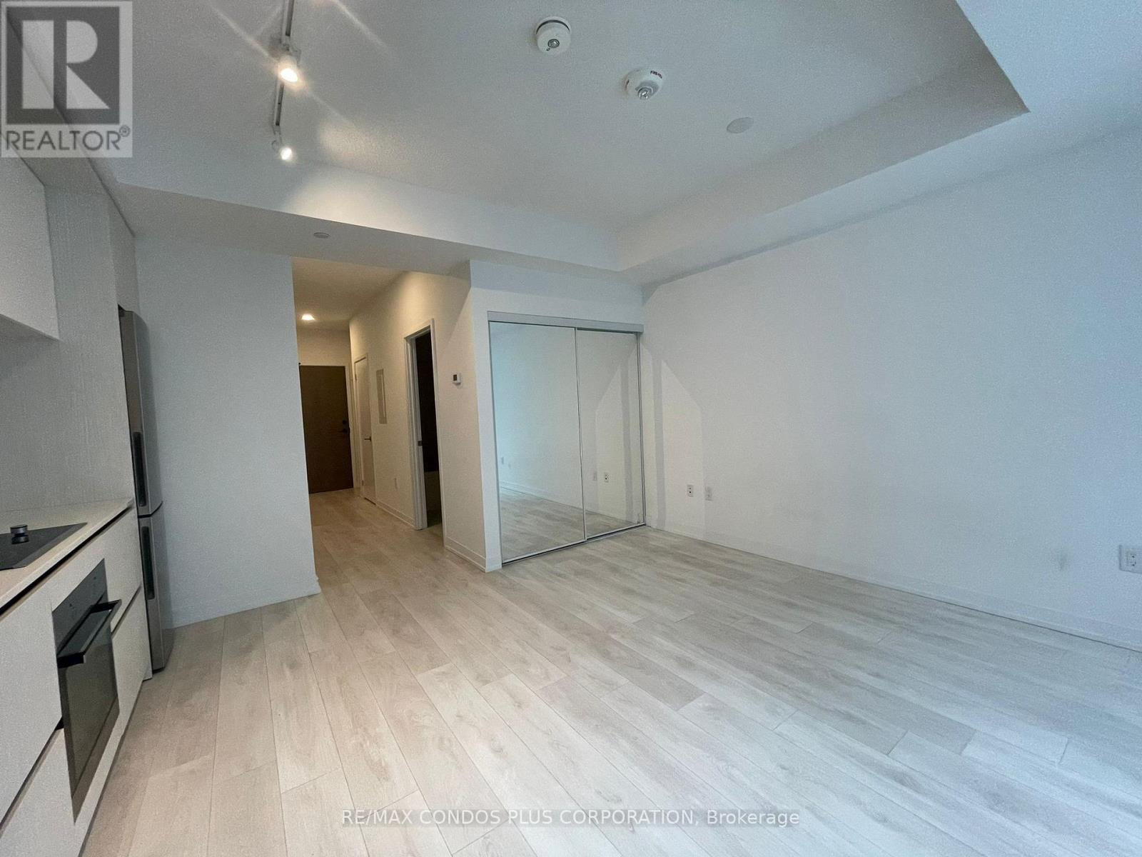 702 - 225 Sumach Street, Toronto, Ontario  M5A 0P8 - Photo 6 - C12721068