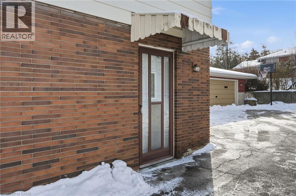 11 Robb Avenue, Stoney Creek, Ontario  L8G 1N7 - Photo 2 - 40799988