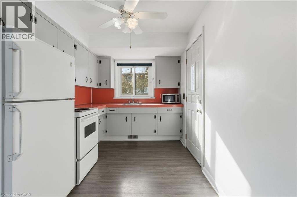 11 Robb Avenue, Stoney Creek, Ontario  L8G 1N7 - Photo 3 - 40799988