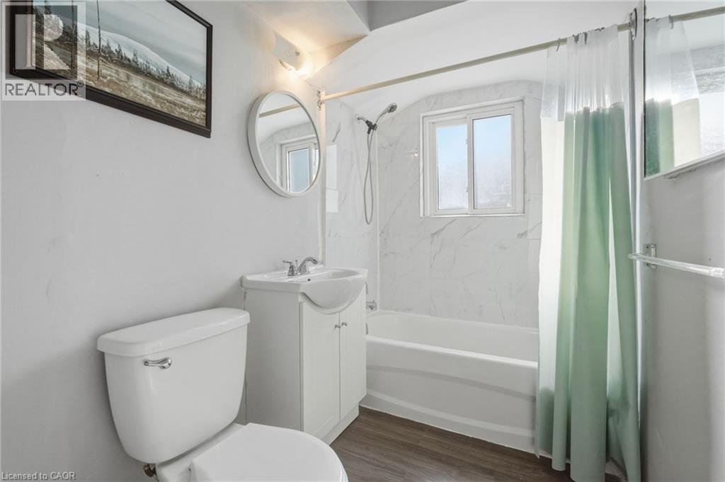 11 Robb Avenue, Stoney Creek, Ontario  L8G 1N7 - Photo 14 - 40799988