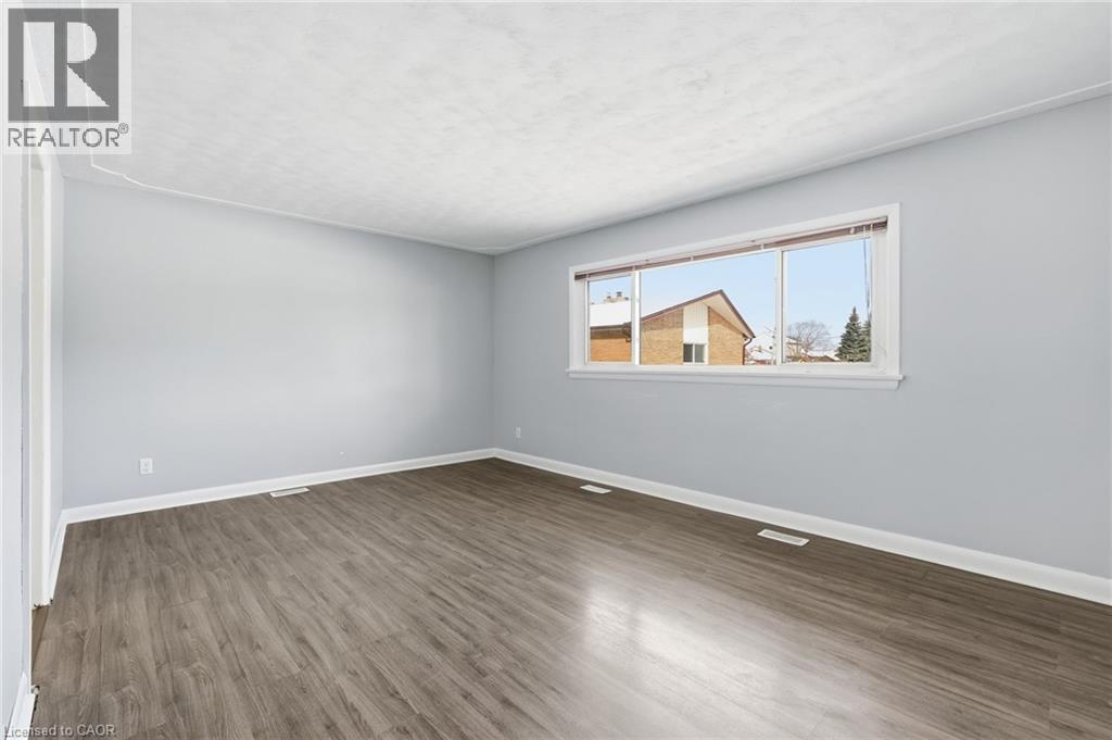 11 Robb Avenue, Stoney Creek, Ontario  L8G 1N7 - Photo 7 - 40799988