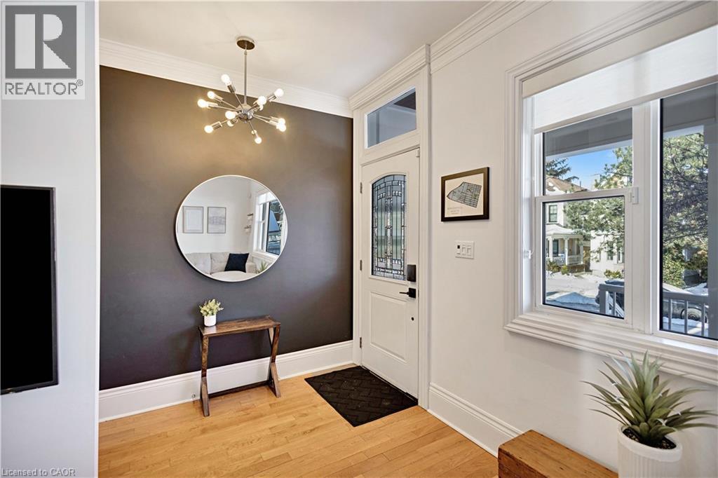 37 Chatham Street, Hamilton, Ontario  L8P 2B3 - Photo 4 - 40800207