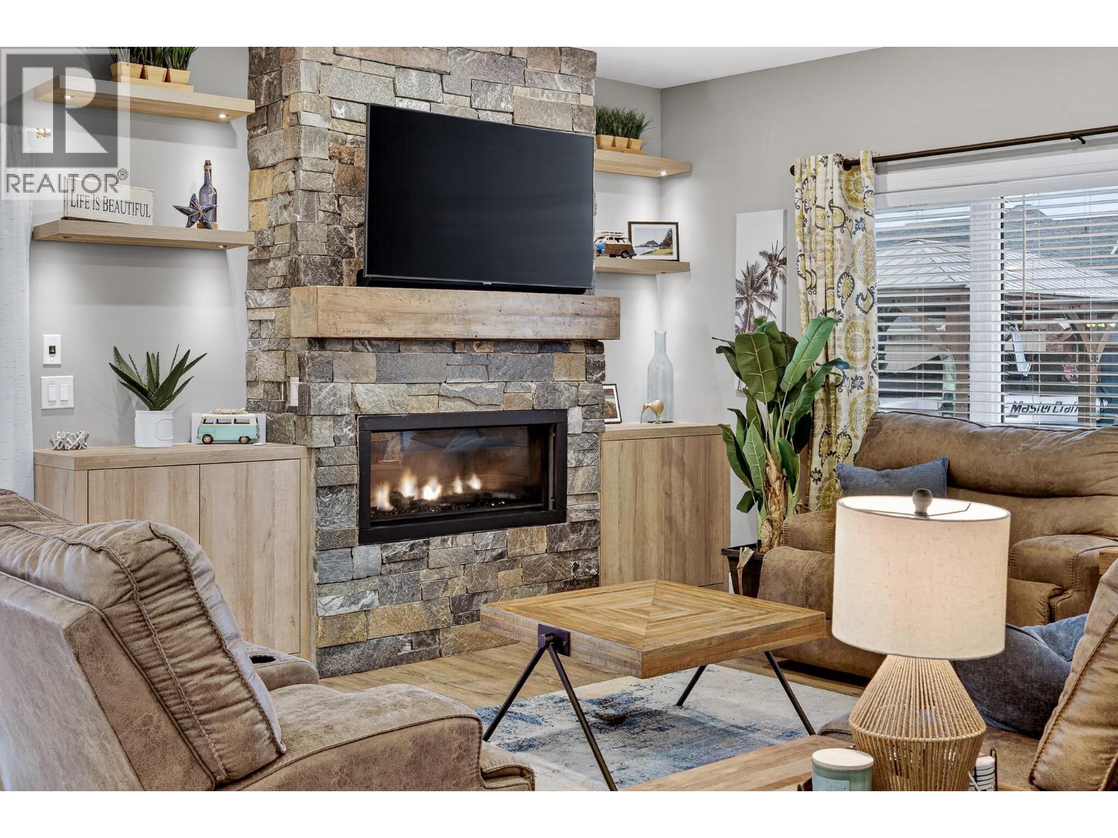 1651 Koocanusa Lake Drive, Lake Koocanusa, British Columbia  V0B 1T4 - Photo 2 - 10372665