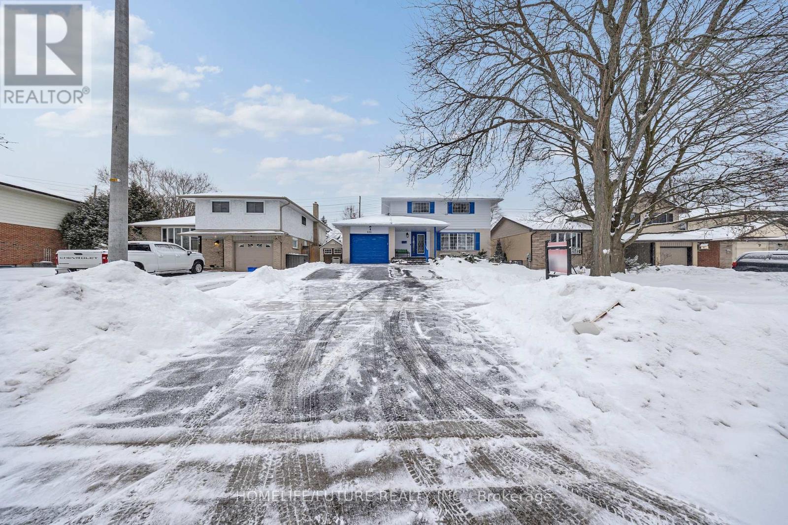 835 CARNABY CRESCENT, Oshawa, Ontario