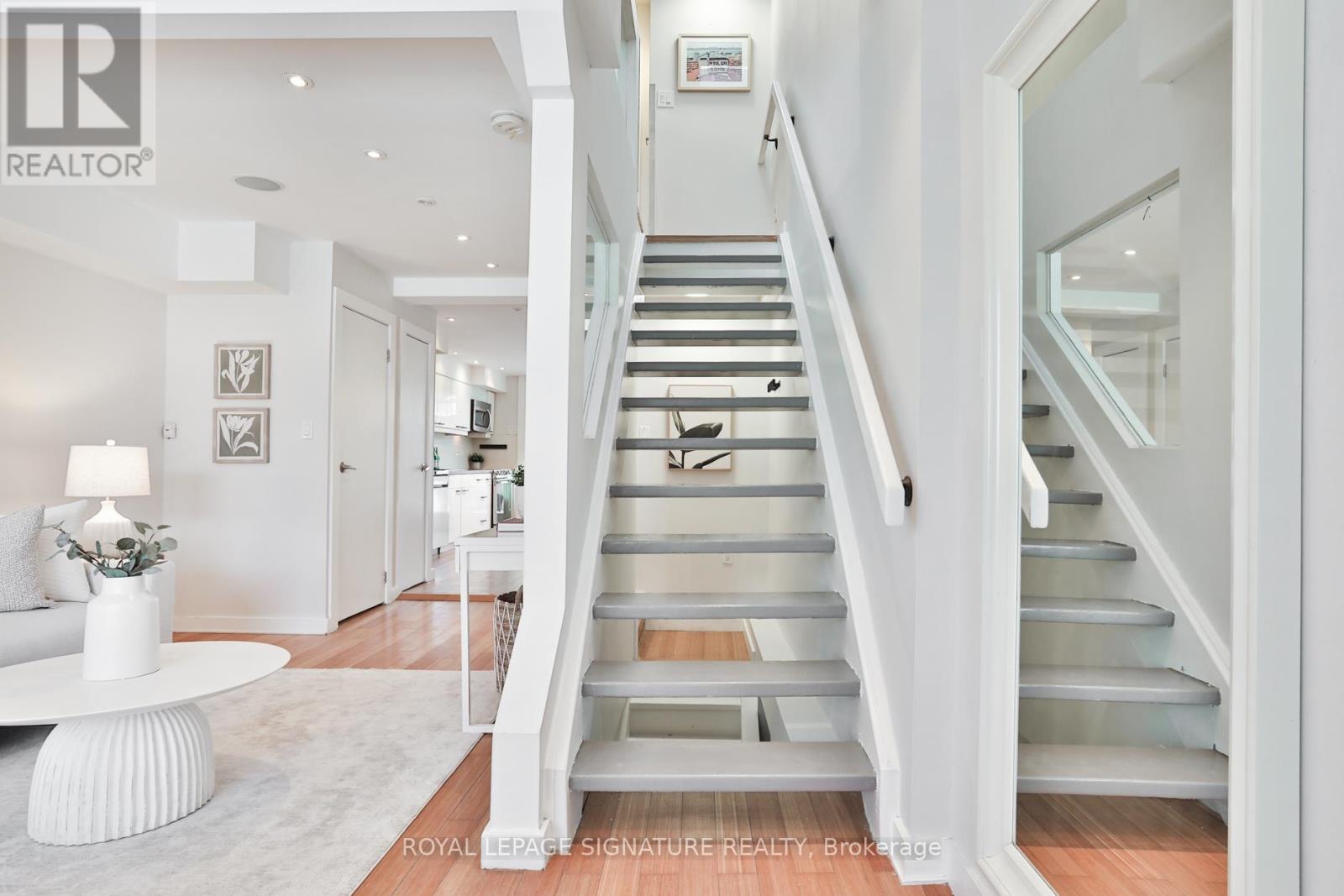 37 Rhodes Avenue, Toronto, Ontario  M4L 2Z8 - Photo 3 - E12721072