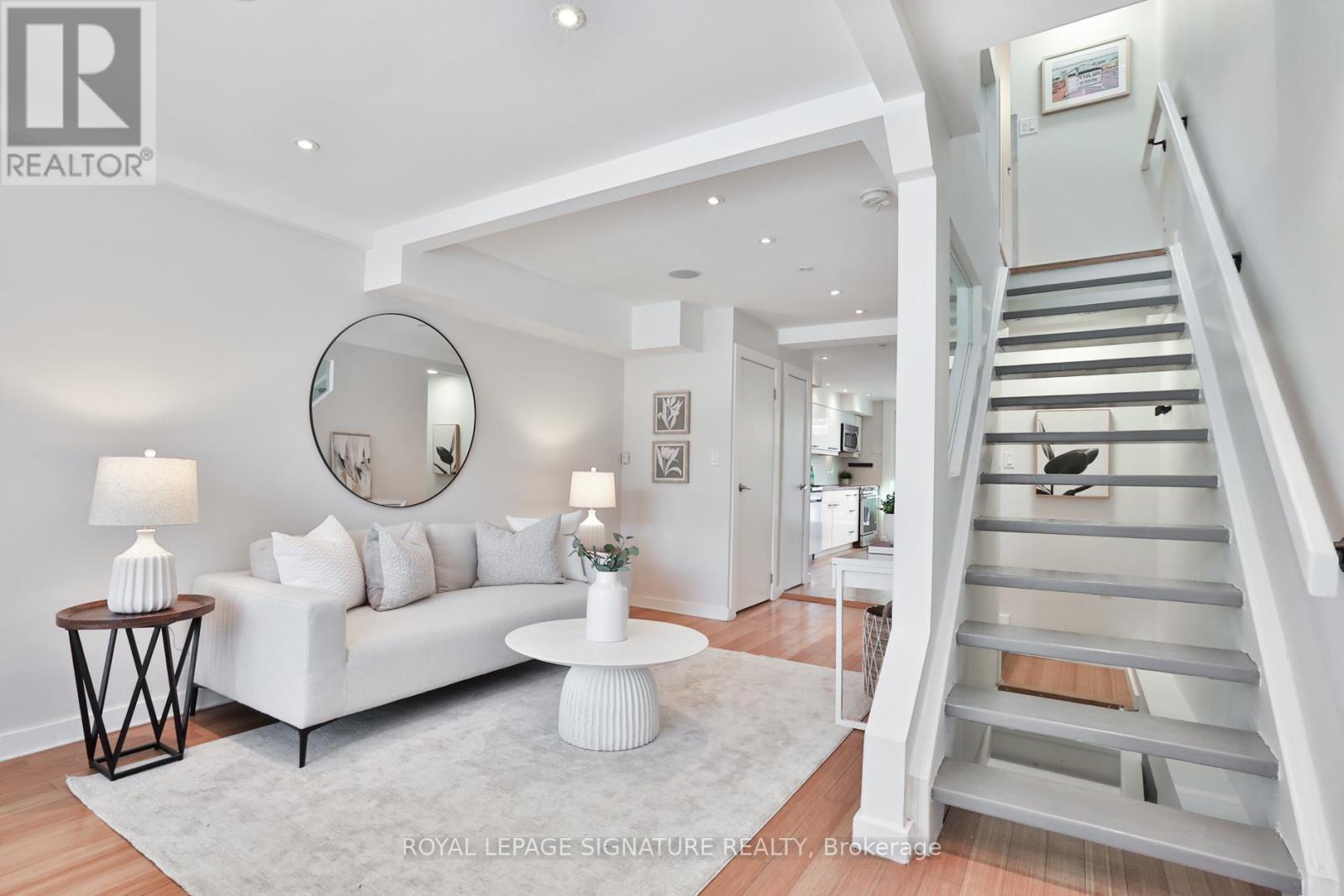 37 Rhodes Avenue, Toronto, Ontario  M4L 2Z8 - Photo 4 - E12721072