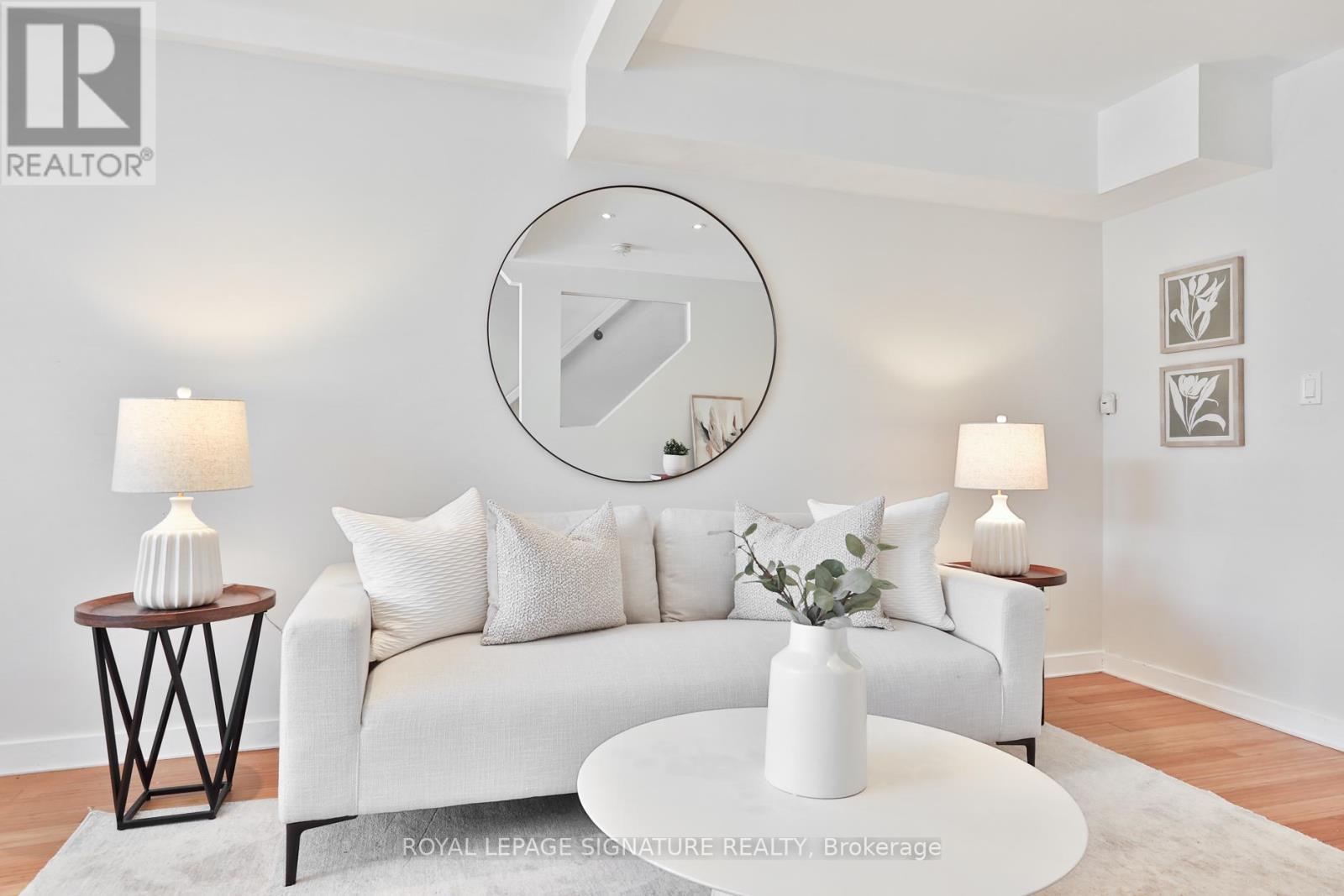 37 Rhodes Avenue, Toronto, Ontario  M4L 2Z8 - Photo 6 - E12721072