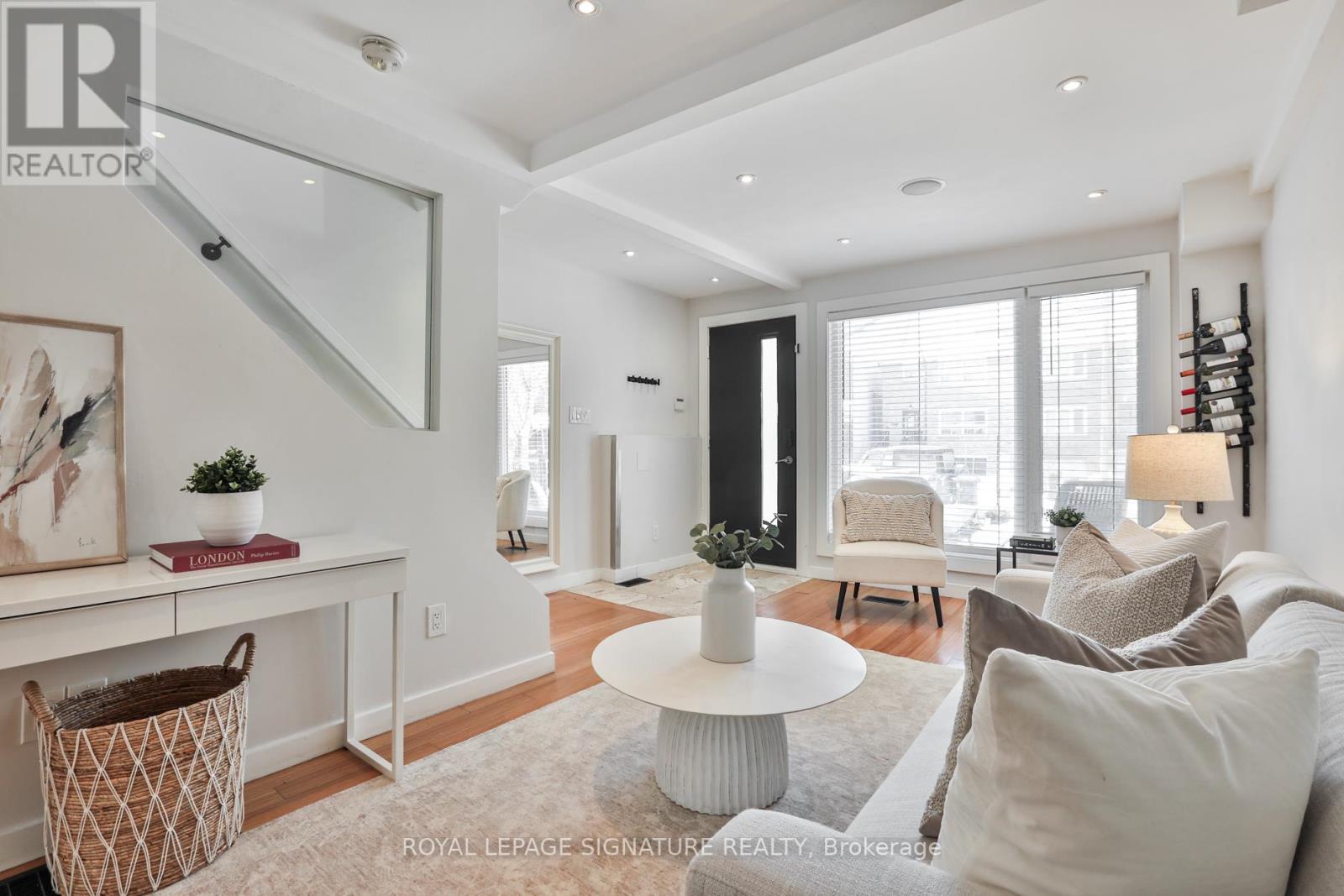 37 Rhodes Avenue, Toronto, Ontario  M4L 2Z8 - Photo 7 - E12721072