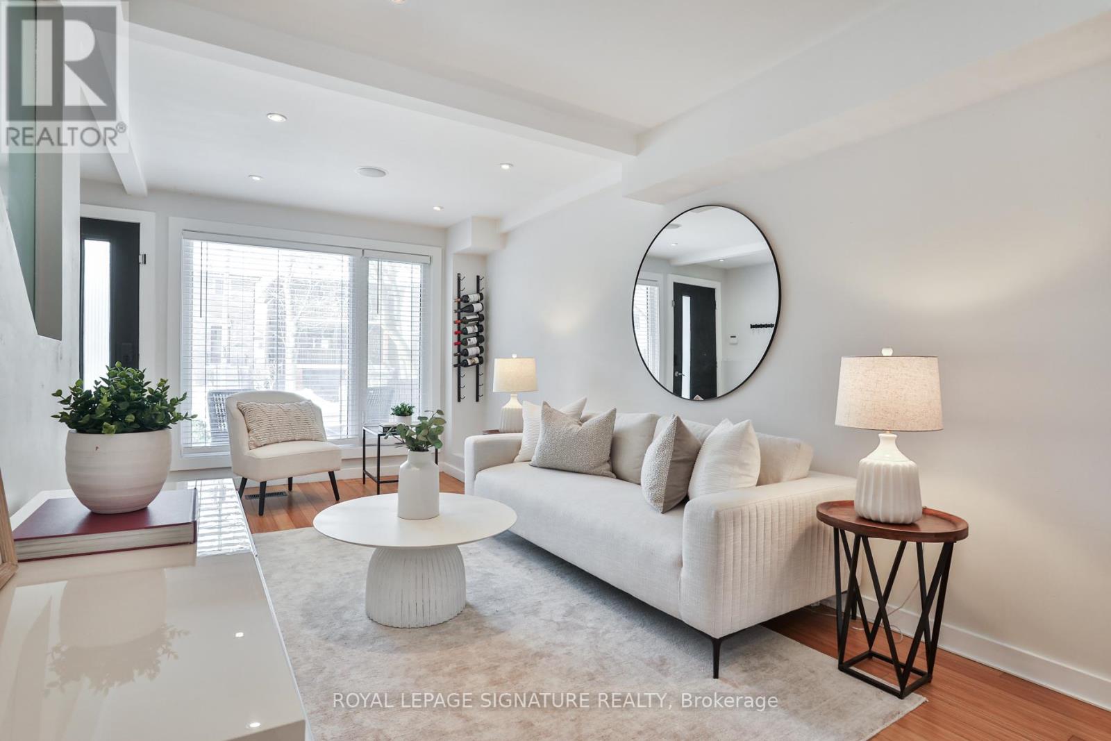 37 Rhodes Avenue, Toronto, Ontario  M4L 2Z8 - Photo 8 - E12721072