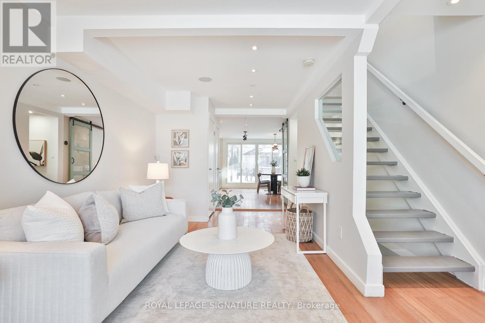 37 Rhodes Avenue, Toronto, Ontario  M4L 2Z8 - Photo 9 - E12721072