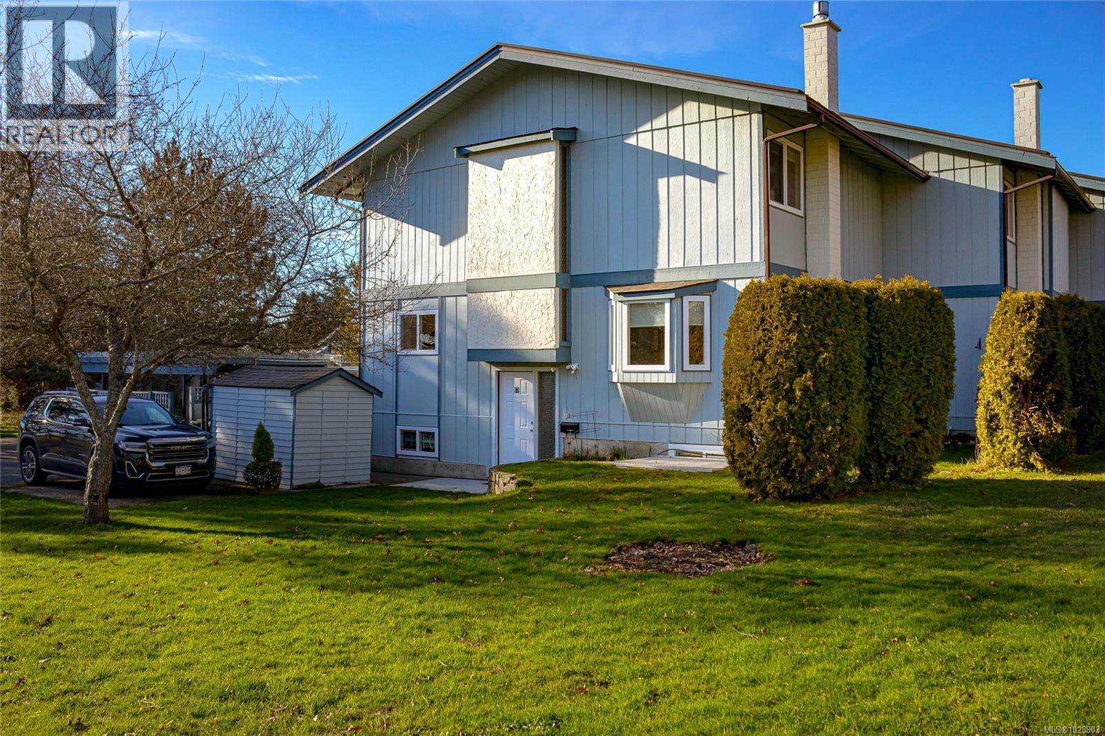 57 3987 Gordon Head Rd, Saanich, British Columbia  V8N 3X5 - Photo 2 - 1023903