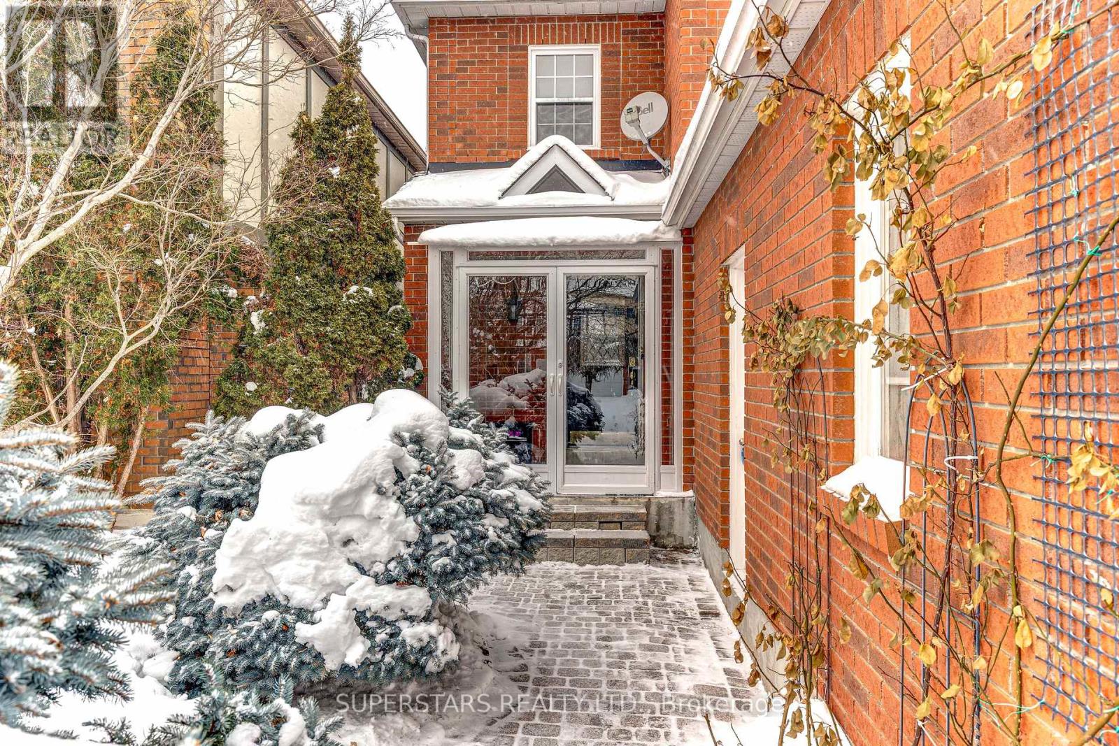 363 Pickering Crescent, Newmarket, Ontario  L3Y 8G7 - Photo 4 - N12720880