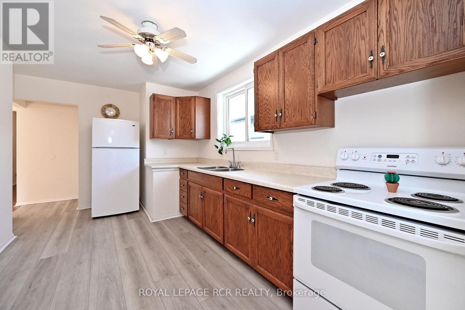 701 Sunnypoint Drive, Newmarket, Ontario  L3Y 2Z7 - Photo 12 - N12720902