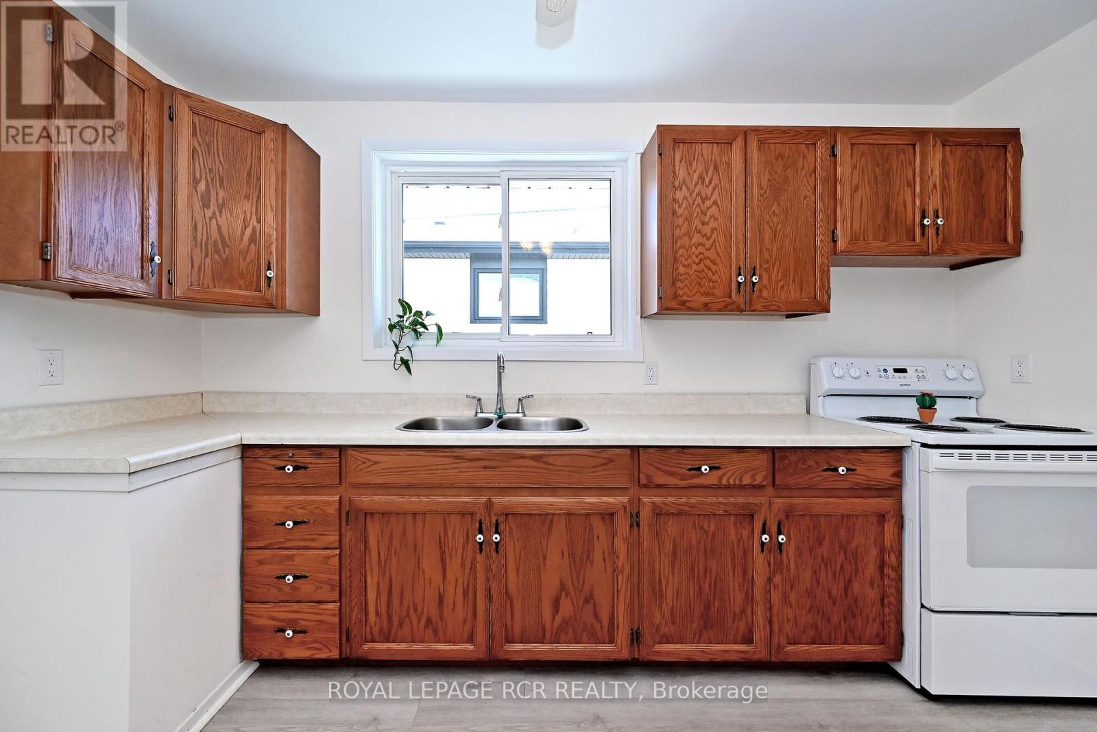 701 Sunnypoint Drive, Newmarket, Ontario  L3Y 2Z7 - Photo 14 - N12720902