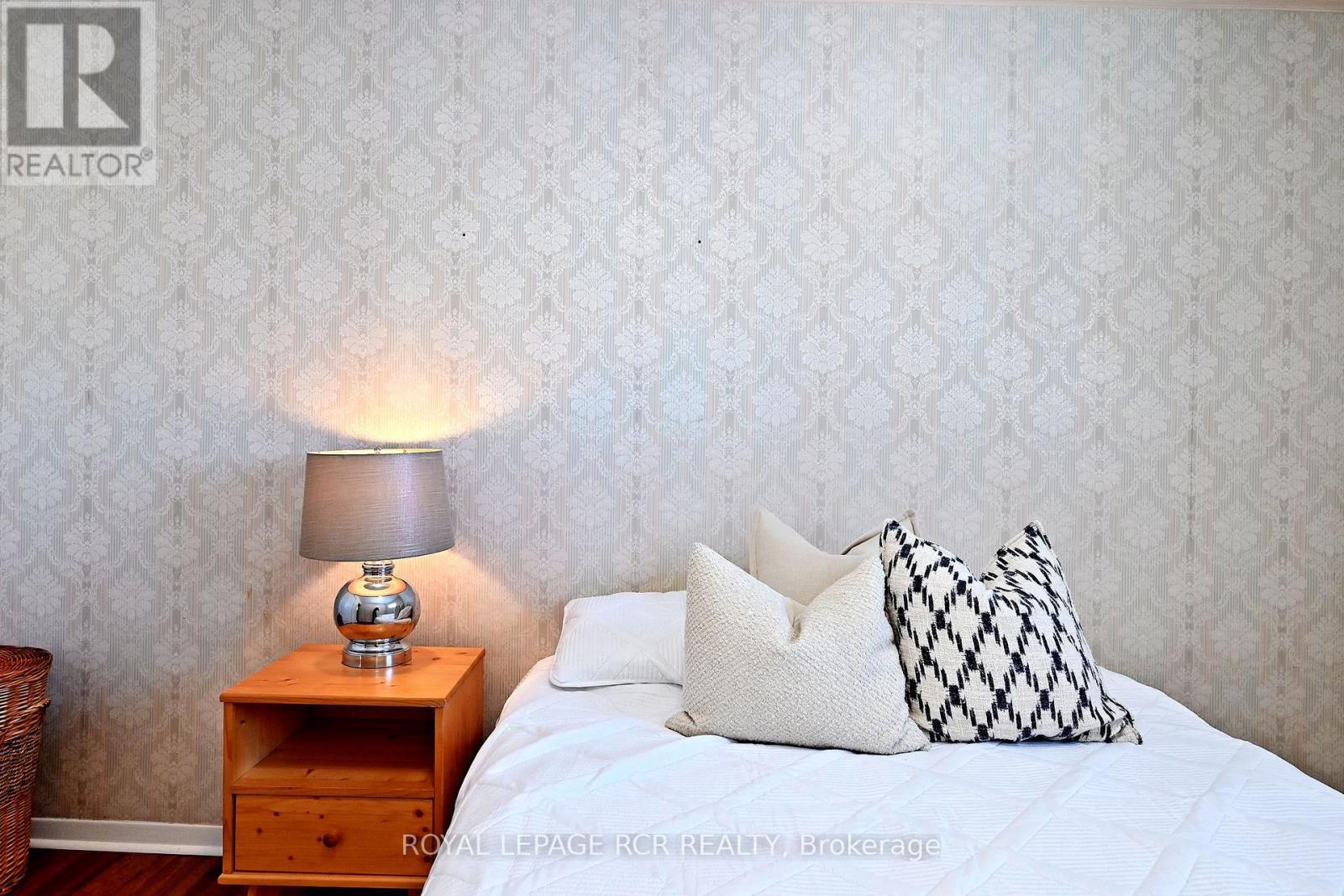 701 Sunnypoint Drive, Newmarket, Ontario  L3Y 2Z7 - Photo 18 - N12720902