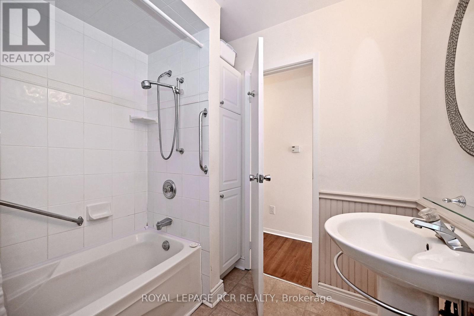 701 Sunnypoint Drive, Newmarket, Ontario  L3Y 2Z7 - Photo 23 - N12720902