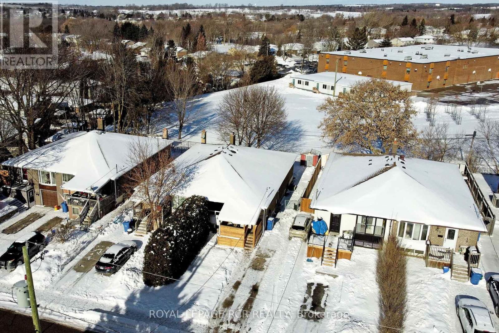 701 Sunnypoint Drive, Newmarket, Ontario  L3Y 2Z7 - Photo 3 - N12720902