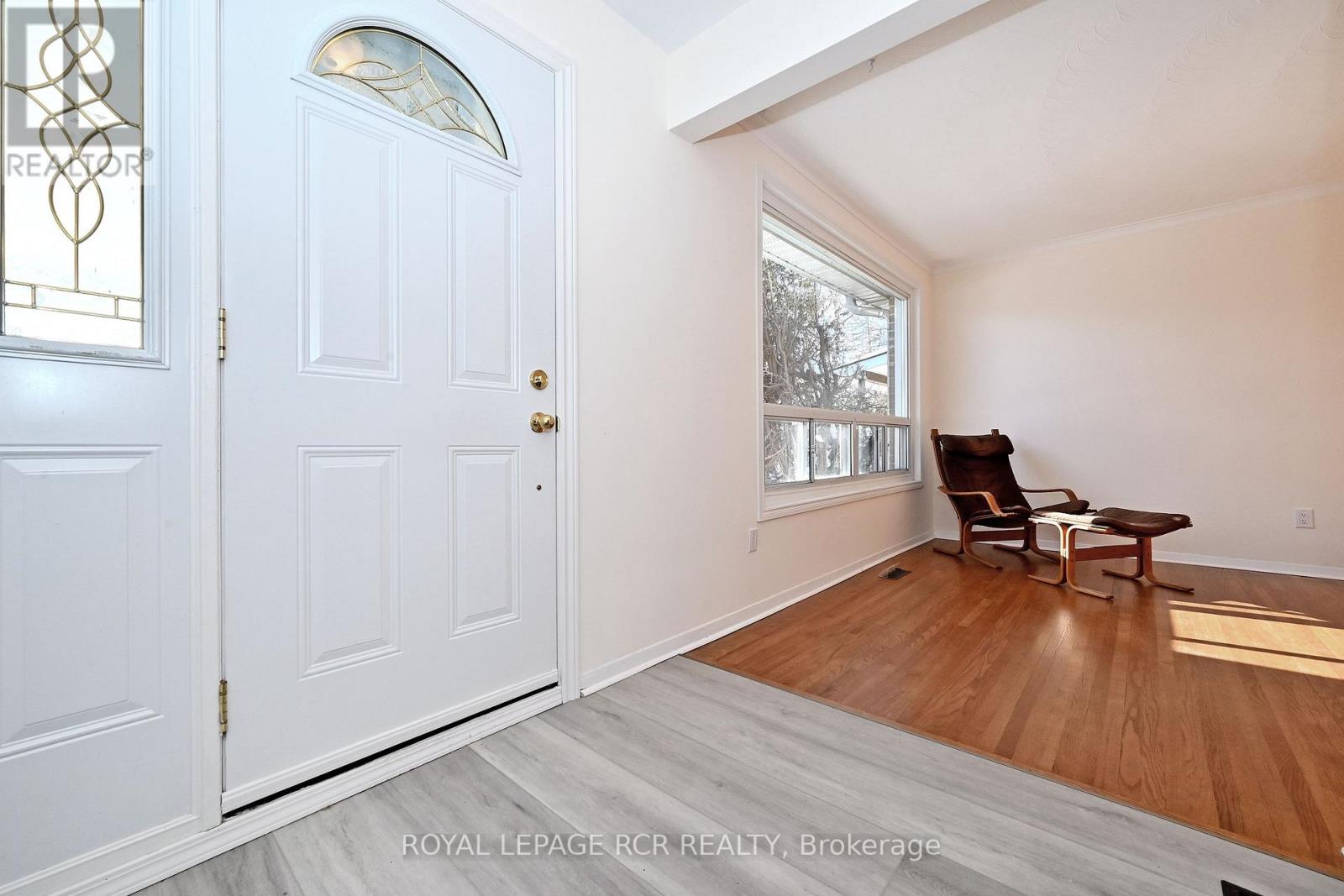 701 Sunnypoint Drive, Newmarket, Ontario  L3Y 2Z7 - Photo 7 - N12720902