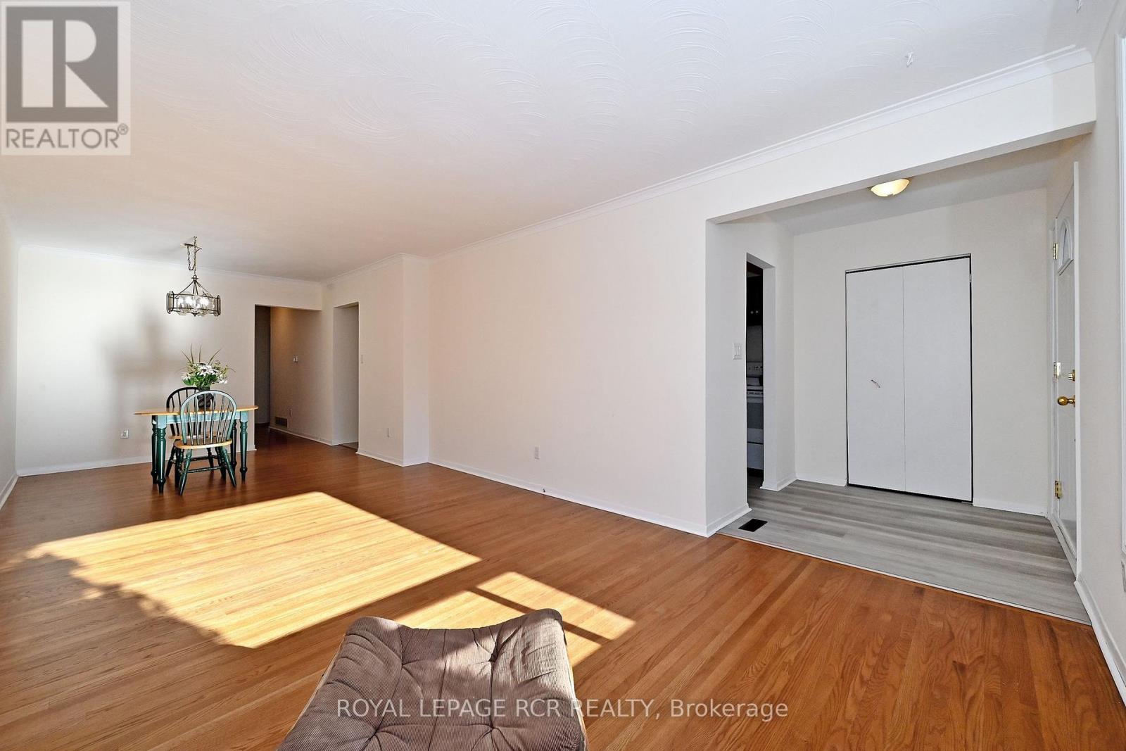 701 Sunnypoint Drive, Newmarket, Ontario  L3Y 2Z7 - Photo 8 - N12720902