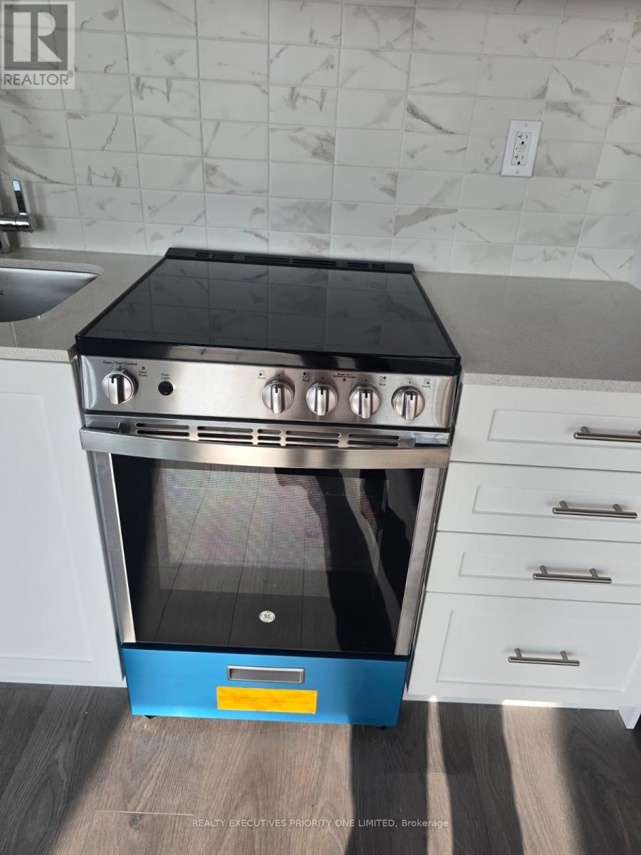 1408 - 715 Davis Drive, Newmarket, Ontario  L3Y 2R3 - Photo 11 - N12720950