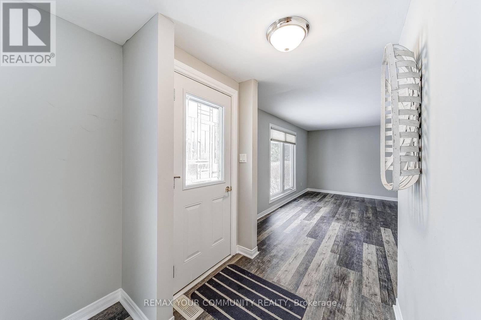 20 Geneva Court, Georgina, Ontario  L0E 1R0 - Photo 3 - N12721036