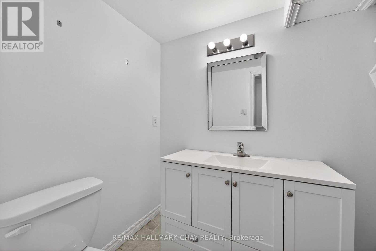 8 Newton Street, Barrie, Ontario  L4M 3N3 - Photo 17 - S12721034