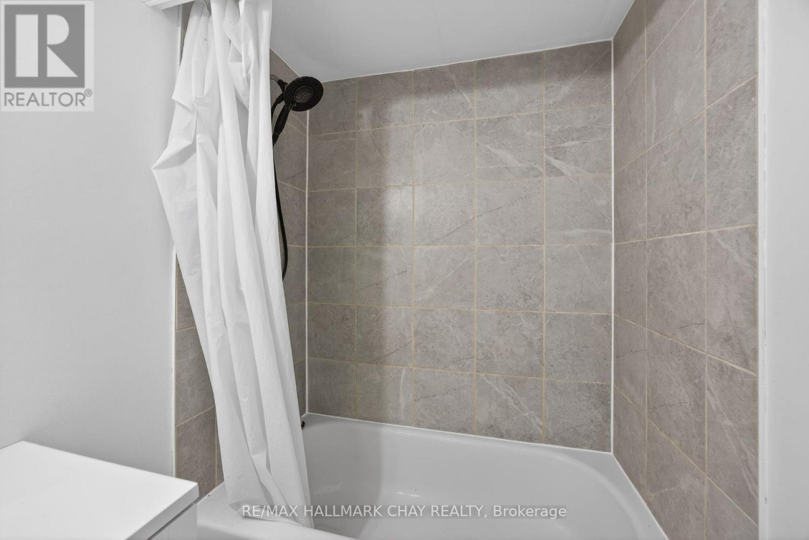 8 Newton Street, Barrie, Ontario  L4M 3N3 - Photo 18 - S12721034