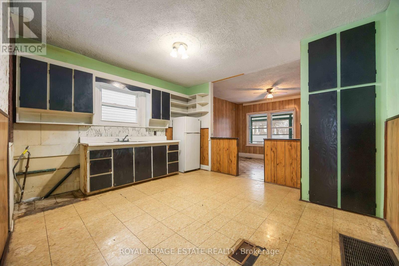 337 Craven Road, Toronto, Ontario  M4L 2Z5 - Photo 16 - E12719698