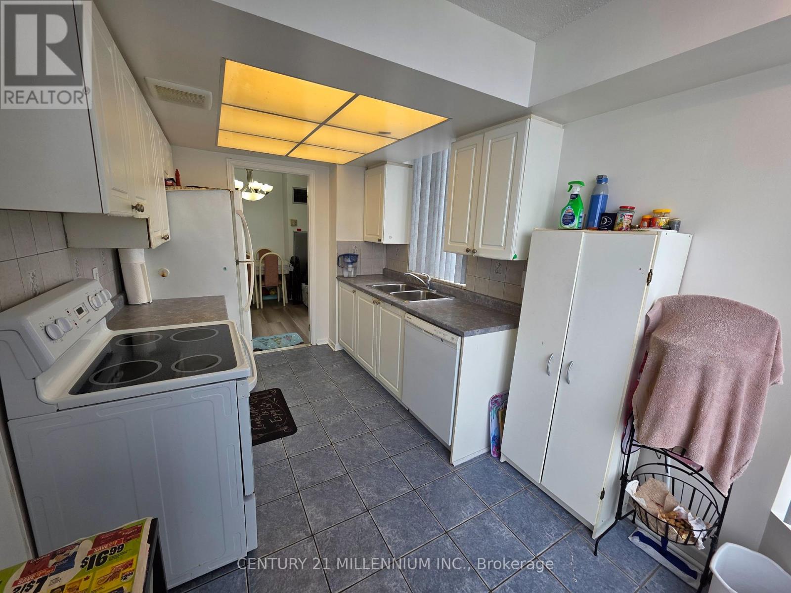 1605 - 26 Hanover Road, Brampton, Ontario  L6S 4T2 - Photo 7 - W12720804