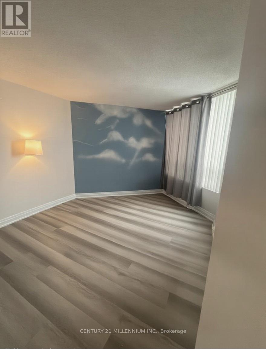 1605 - 26 Hanover Road, Brampton, Ontario  L6S 4T2 - Photo 4 - W12720804