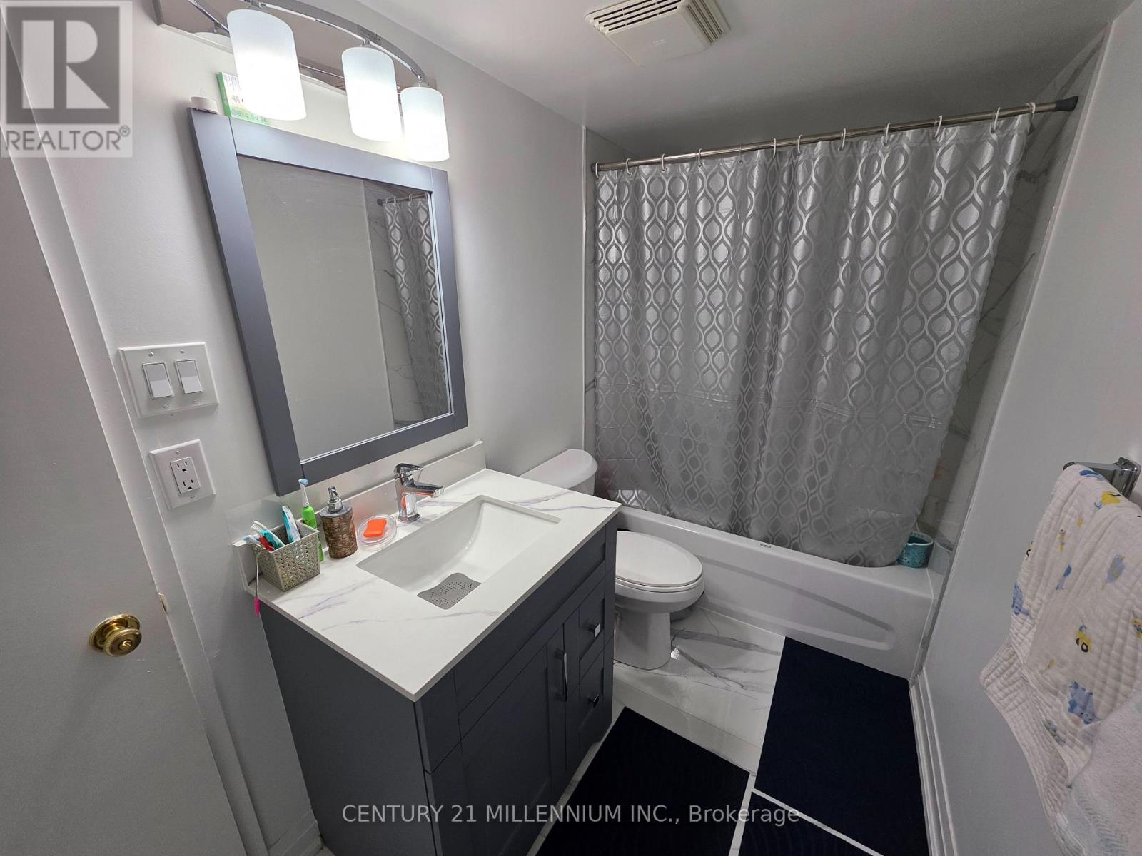 1605 - 26 Hanover Road, Brampton, Ontario  L6S 4T2 - Photo 10 - W12720804