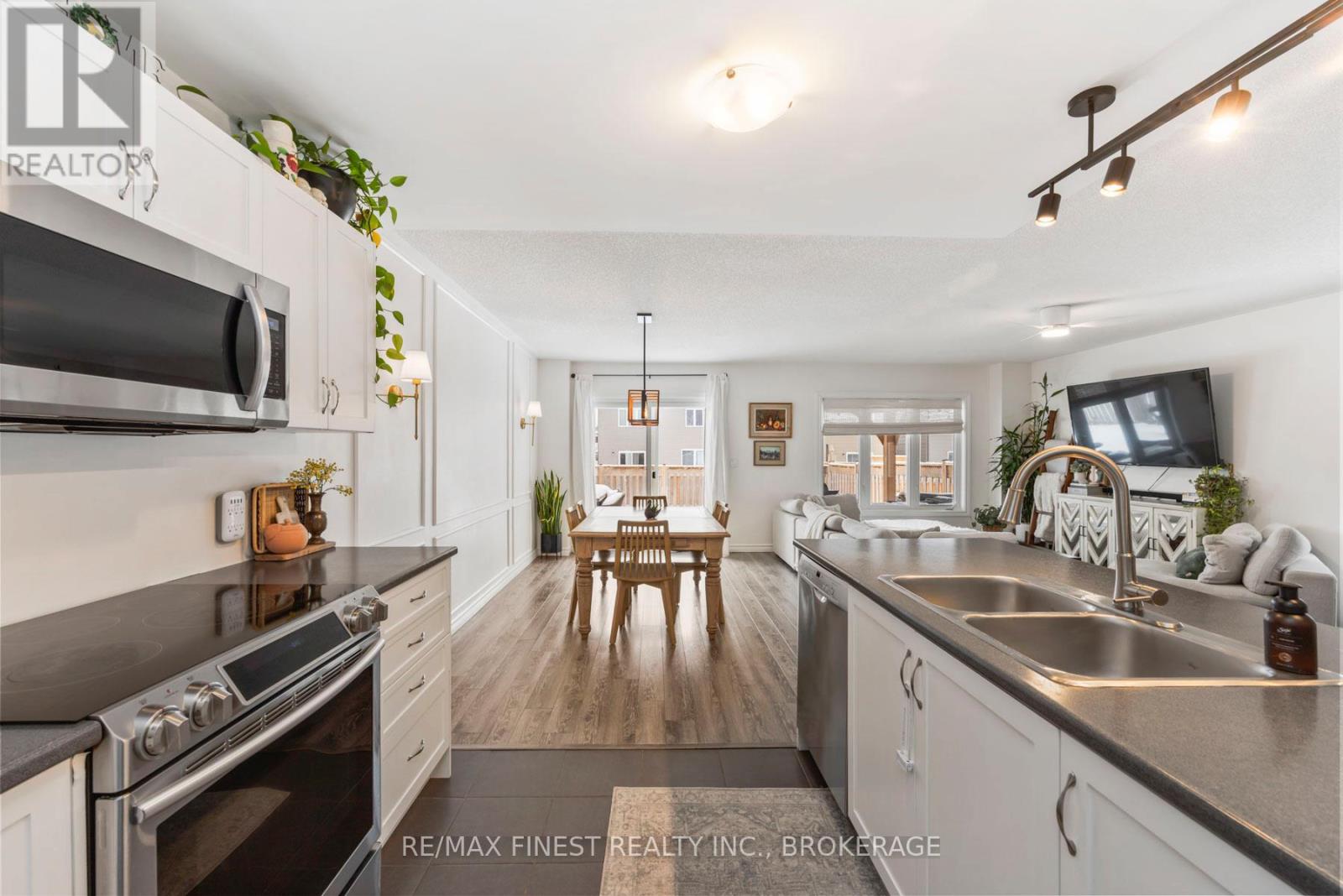 37 Brennan Crescent, Loyalist, Ontario K0H 2H0 - Photo 11 - X12713440