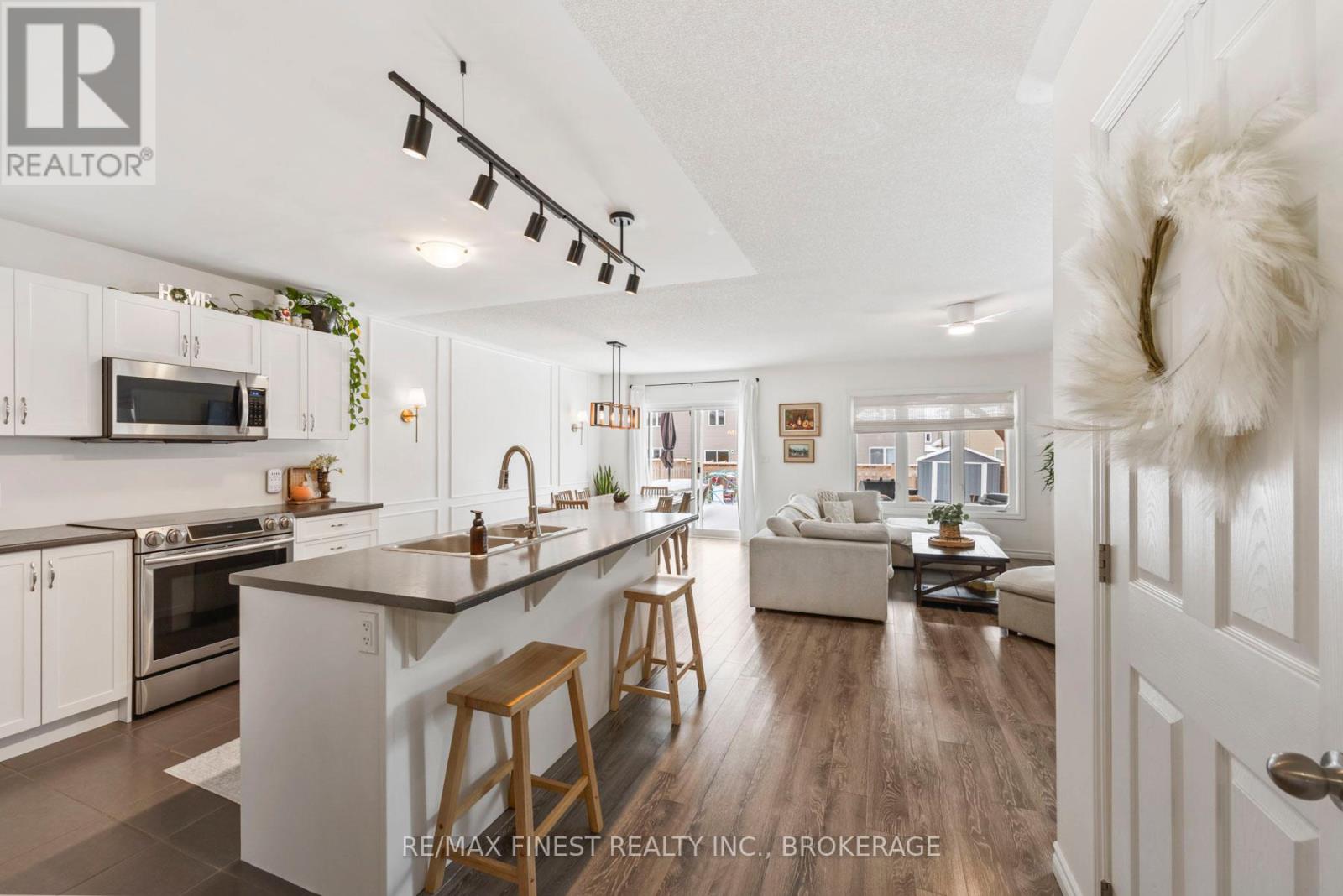 37 Brennan Crescent, Loyalist, Ontario K0H 2H0 - Photo 13 - X12713440