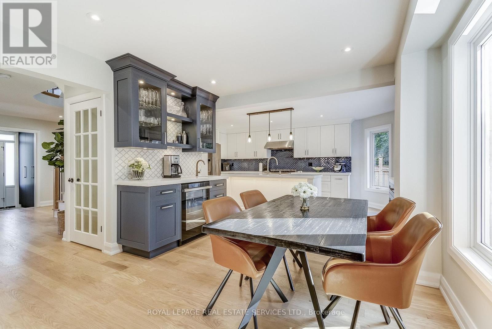 27 Morrison Creek Crescent, Oakville, Ontario  L6H 4C3 - Photo 13 - W12720900