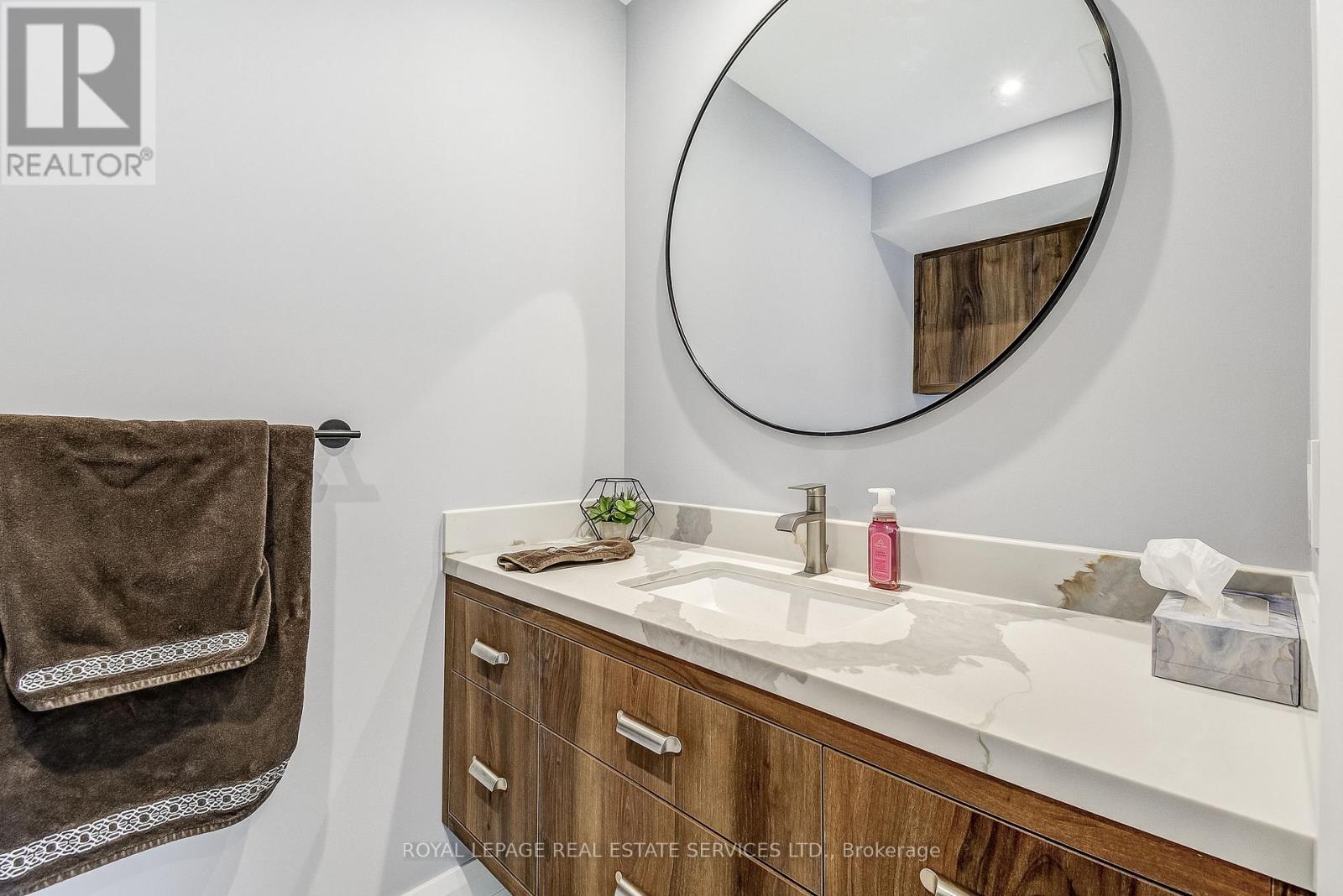 27 Morrison Creek Crescent, Oakville, Ontario  L6H 4C3 - Photo 17 - W12720900