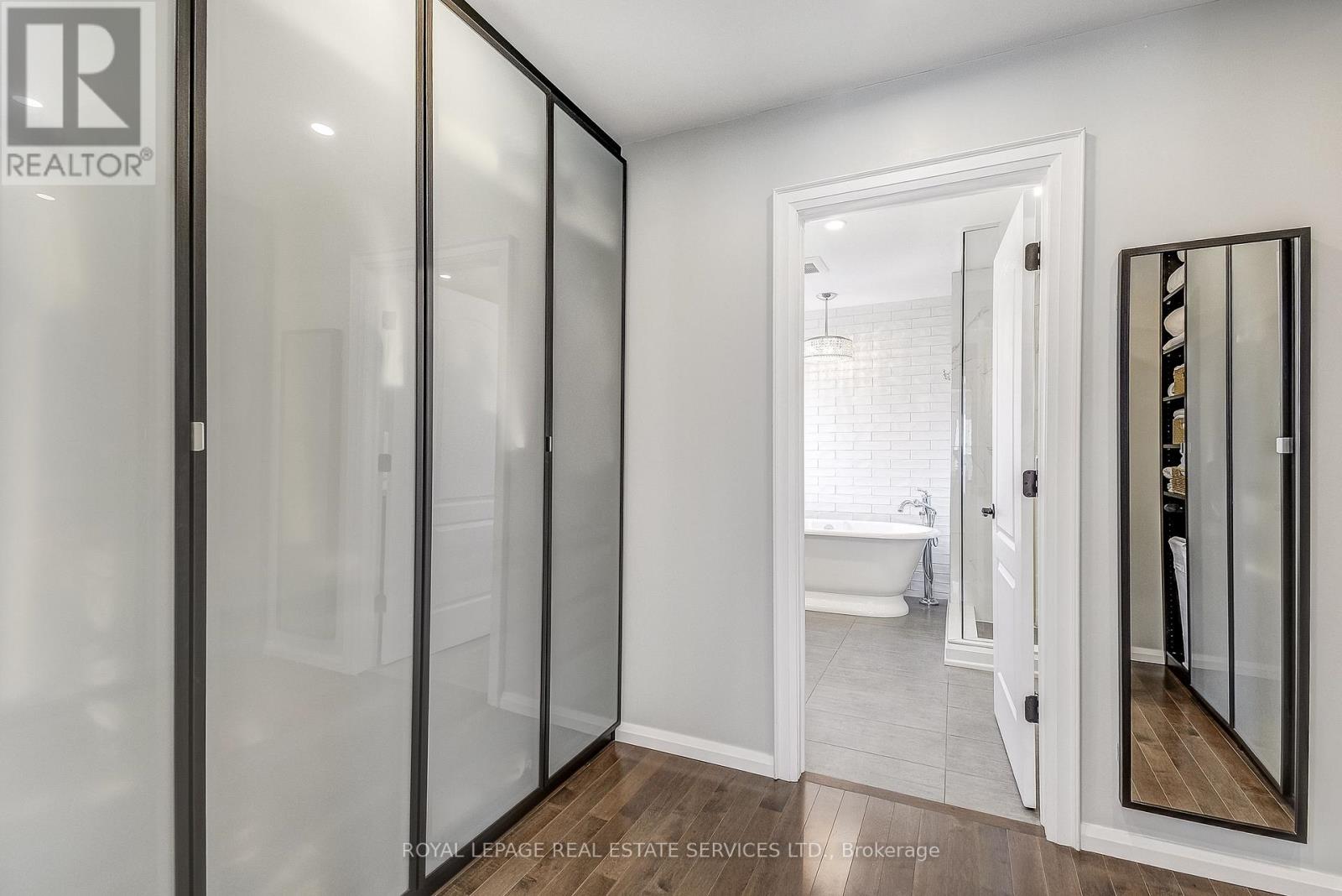 27 Morrison Creek Crescent, Oakville, Ontario  L6H 4C3 - Photo 24 - W12720900