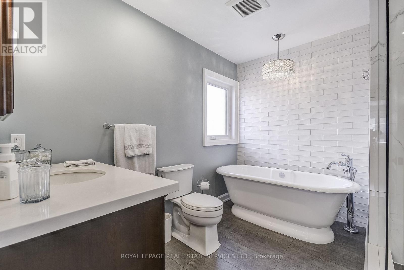 27 Morrison Creek Crescent, Oakville, Ontario  L6H 4C3 - Photo 25 - W12720900