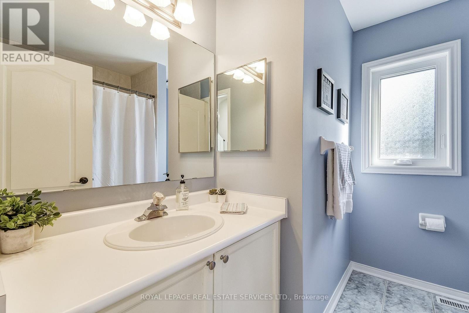 27 Morrison Creek Crescent, Oakville, Ontario  L6H 4C3 - Photo 31 - W12720900