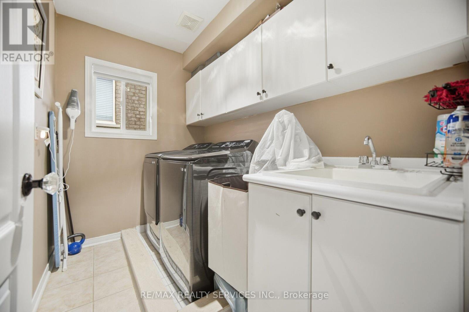 47 Newark Way, Brampton, Ontario  L7A 2W8 - Photo 34 - W12720906