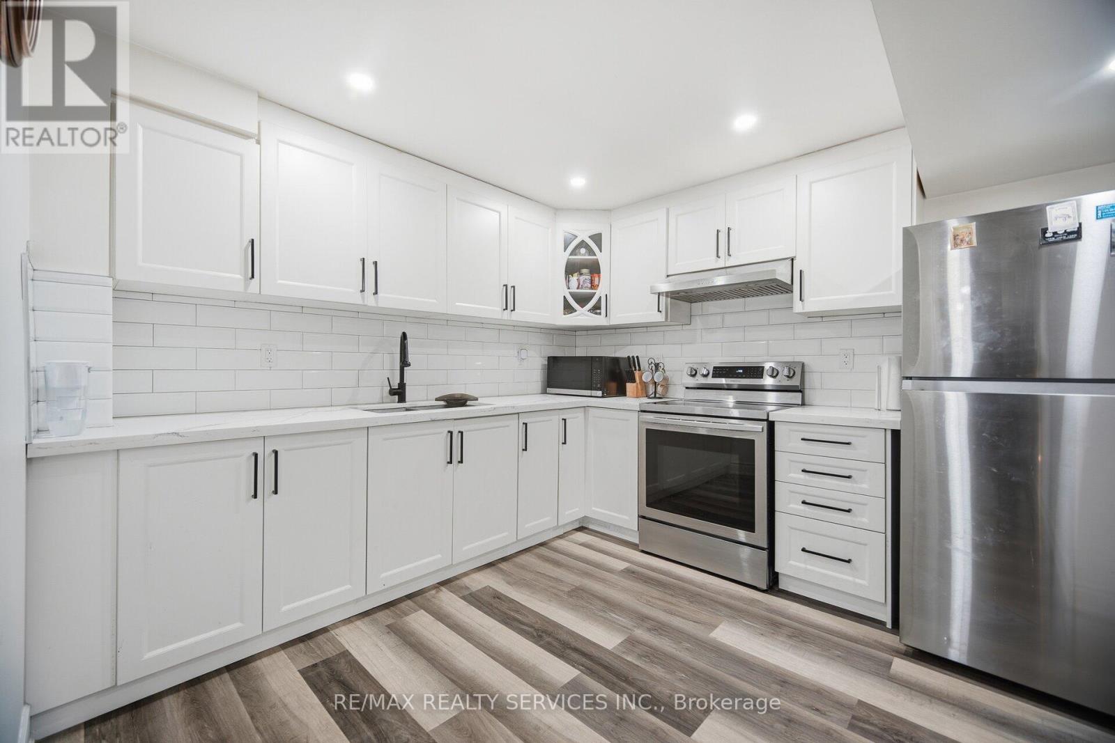 47 Newark Way, Brampton, Ontario  L7A 2W8 - Photo 39 - W12720906