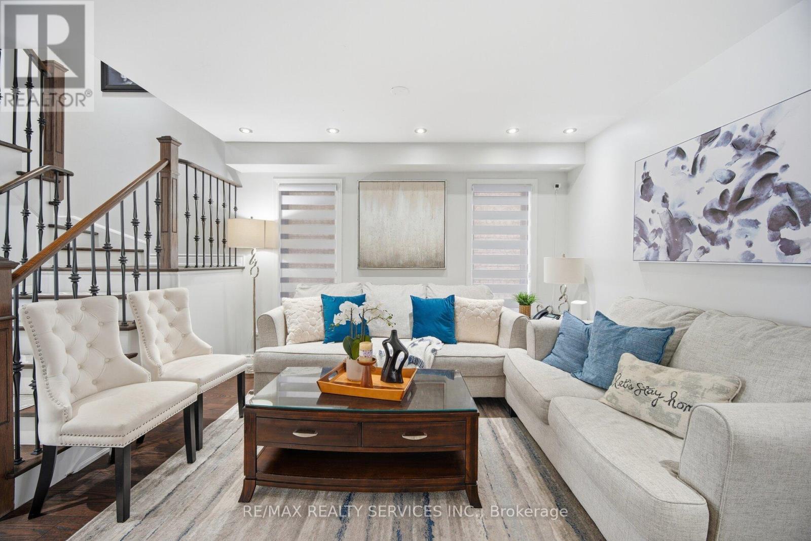 47 Newark Way, Brampton, Ontario  L7A 2W8 - Photo 4 - W12720906