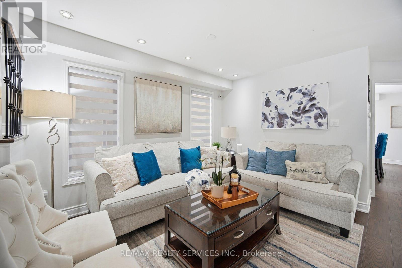 47 Newark Way, Brampton, Ontario  L7A 2W8 - Photo 5 - W12720906