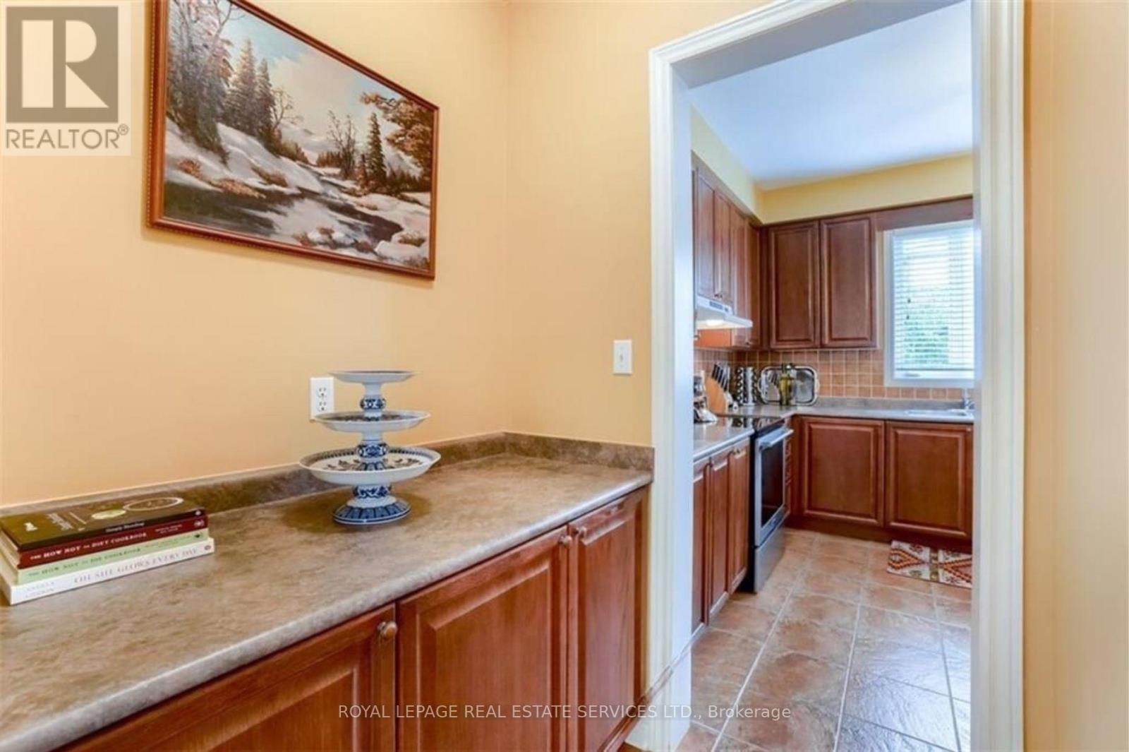 3161 Abernathy Way, Oakville, Ontario  L6M 5C3 - Photo 5 - W12720908