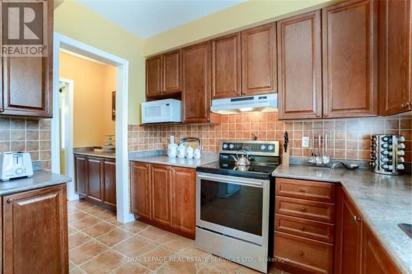 3161 Abernathy Way, Oakville, Ontario  L6M 5C3 - Photo 6 - W12720908