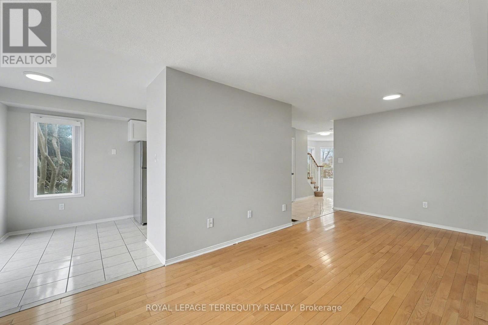 1 - 2350 Grand Ravine Drive, Oakville, Ontario  L6H 6E2 - Photo 11 - W12720946