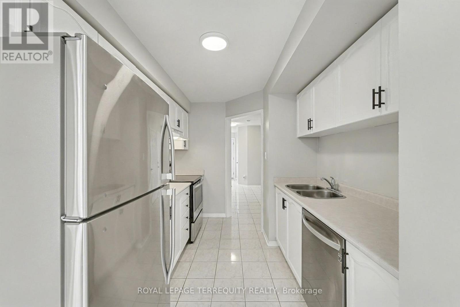 1 - 2350 Grand Ravine Drive, Oakville, Ontario  L6H 6E2 - Photo 14 - W12720946