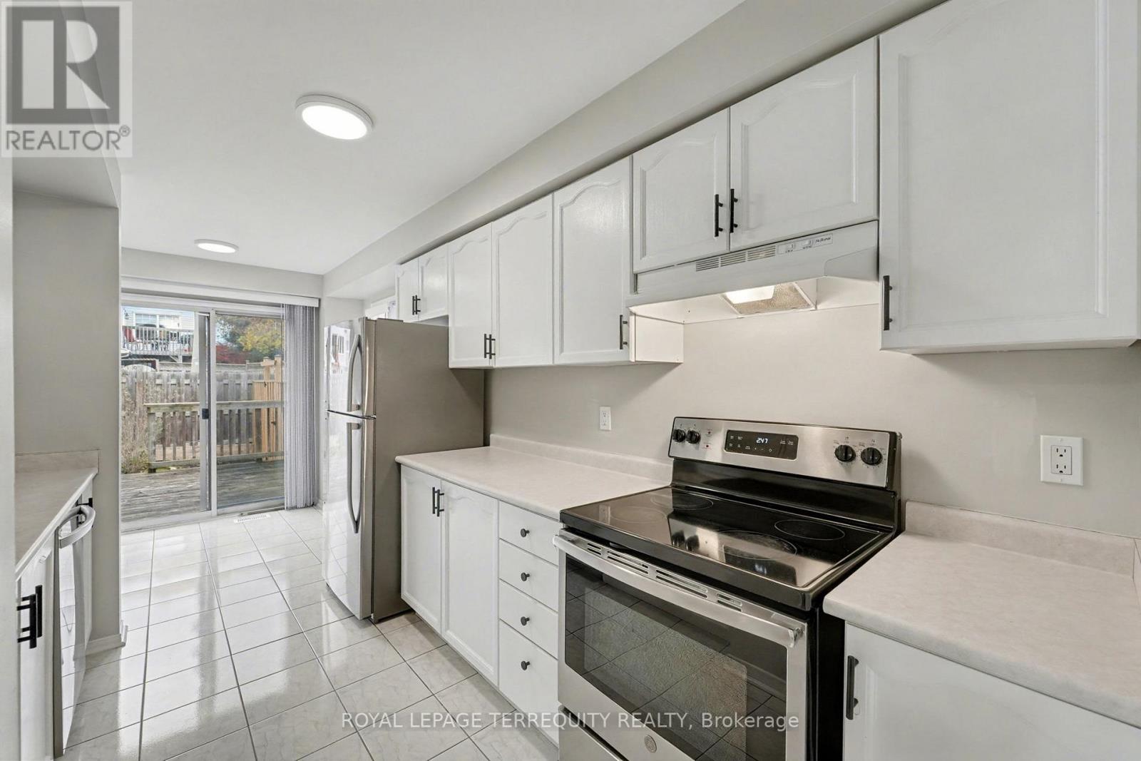 1 - 2350 Grand Ravine Drive, Oakville, Ontario  L6H 6E2 - Photo 16 - W12720946