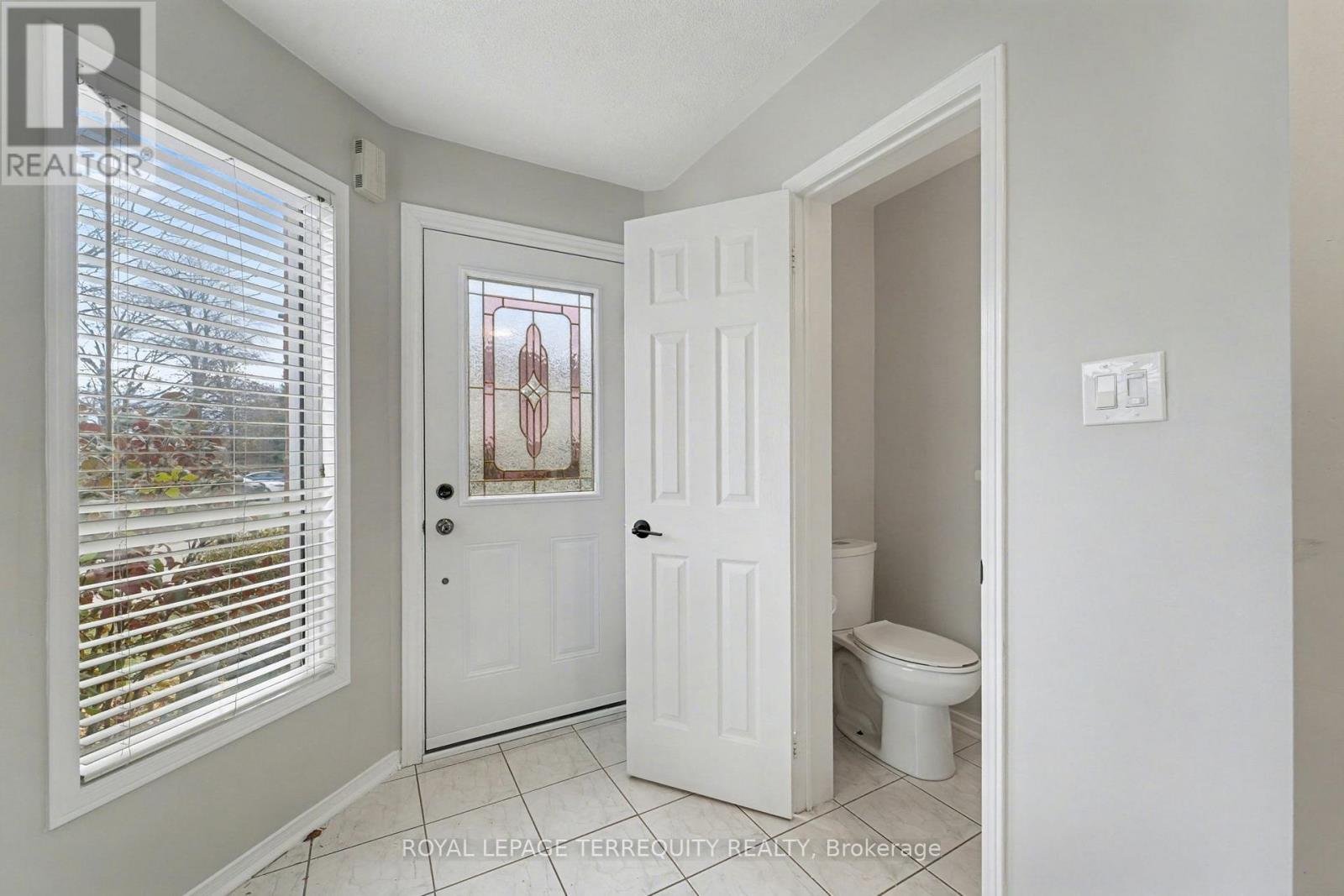 1 - 2350 Grand Ravine Drive, Oakville, Ontario  L6H 6E2 - Photo 18 - W12720946