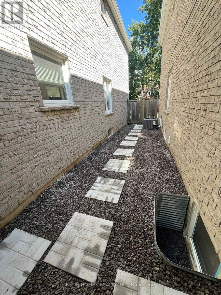 (Bsmt) - 5131 Salishan Circle, Mississauga, Ontario  L5R 3E8 - Photo 16 - W12720952