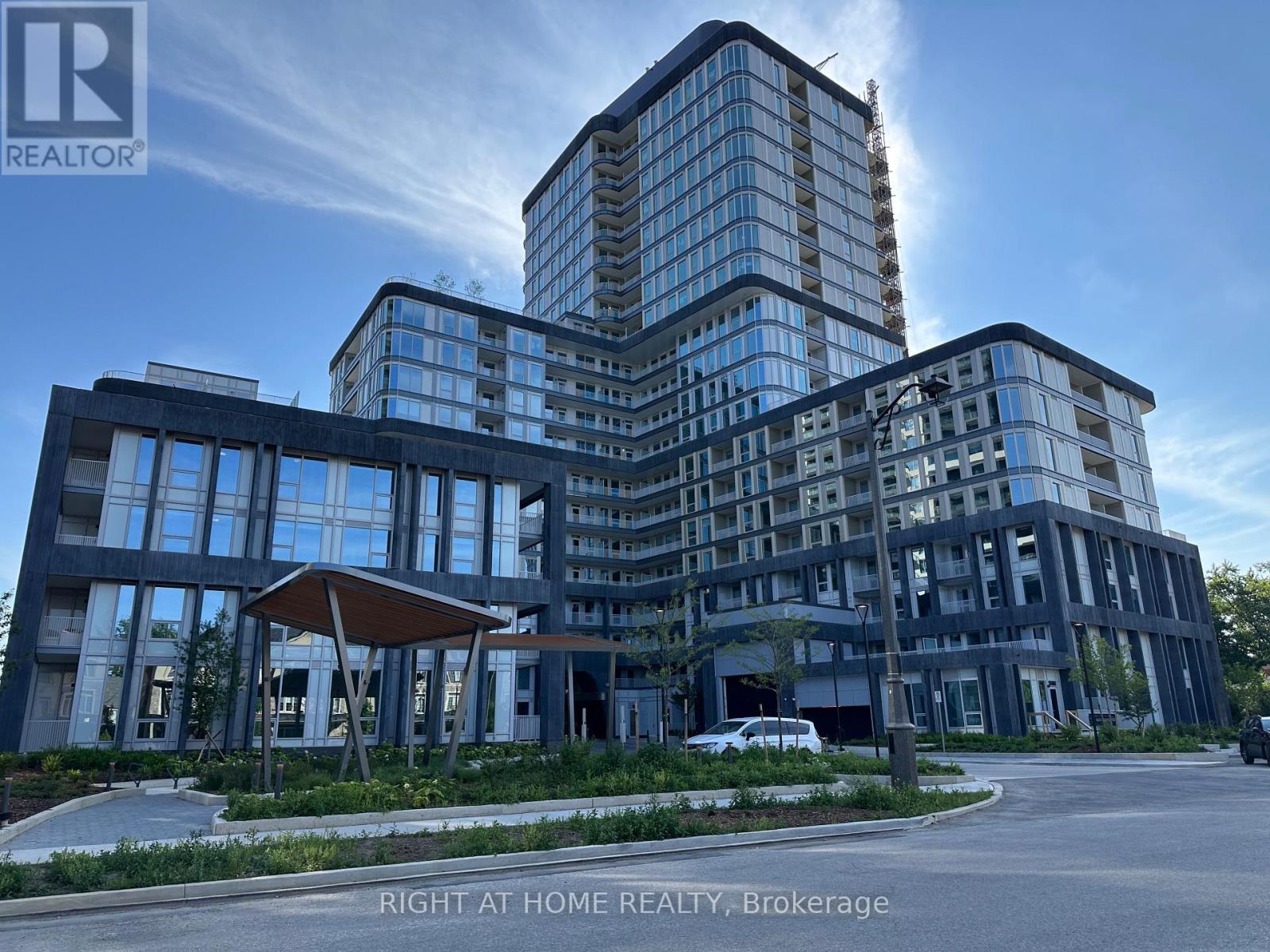 2003 - 3240 WILLIAM COLTSON AVENUE, Oakville, Ontario